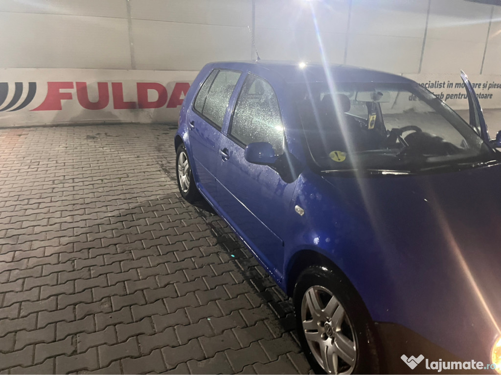 Vand golf 4 anul 2002 1,4 benzina