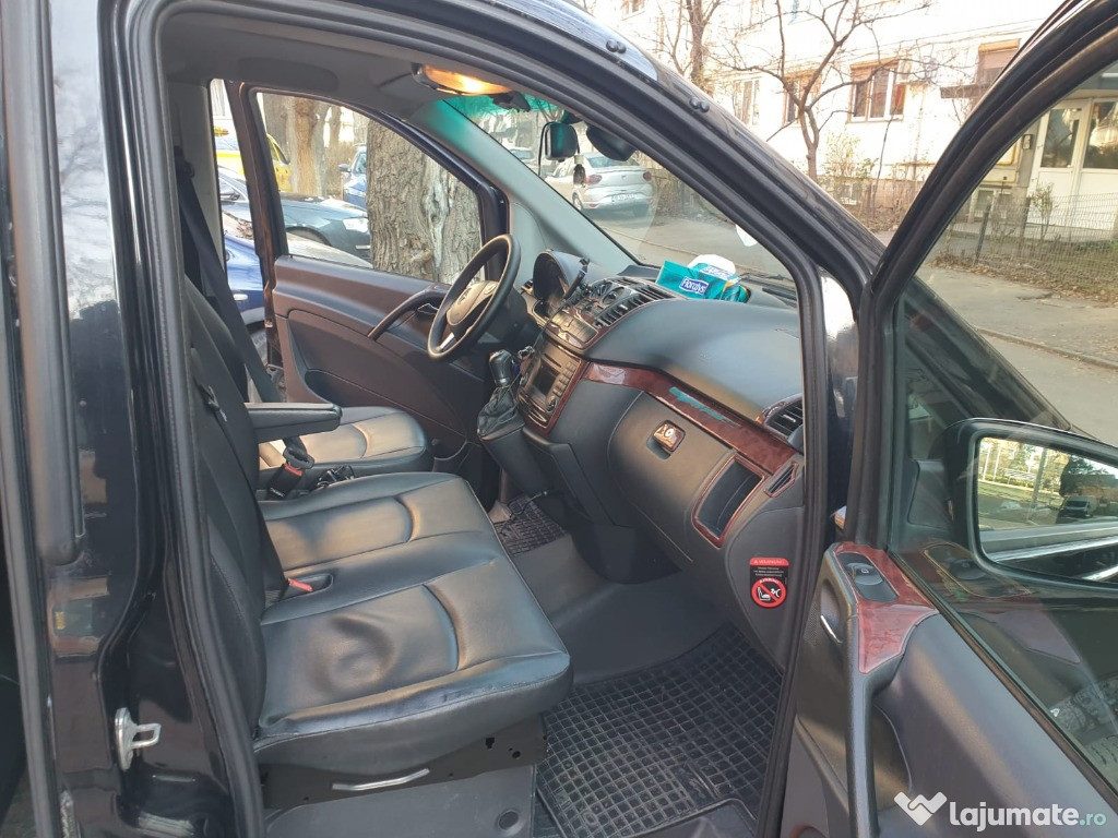 Minibus 8+1 locuri Mercedes-Benz Vito