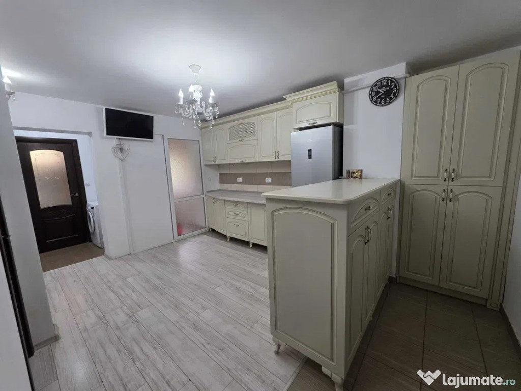 Apartament cu 3 Camere Decomandate etaj 2 - Zona George Enescu