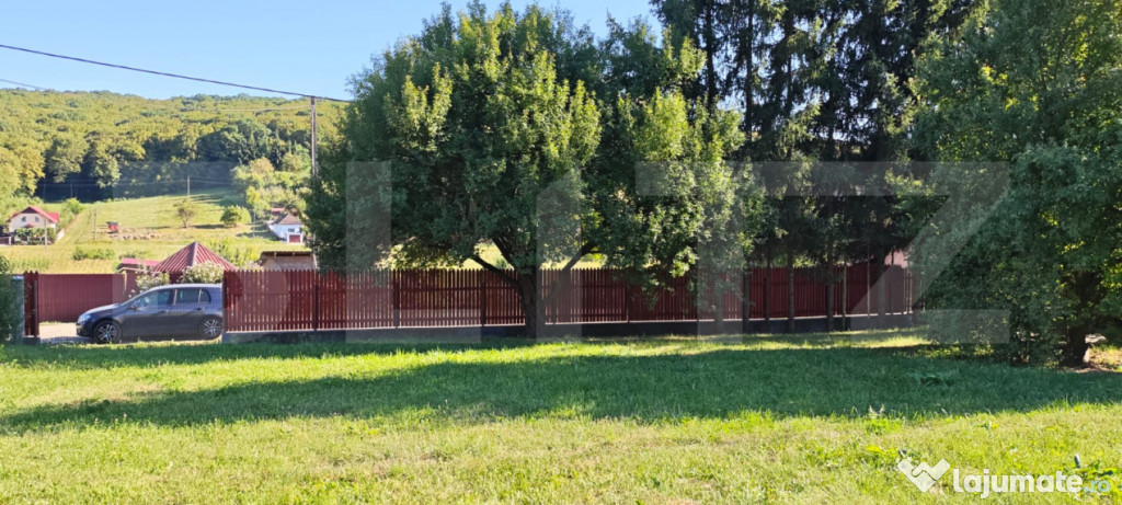 Teren intravilan 2160 mp – Poienița, Livezeni | Zonă lin