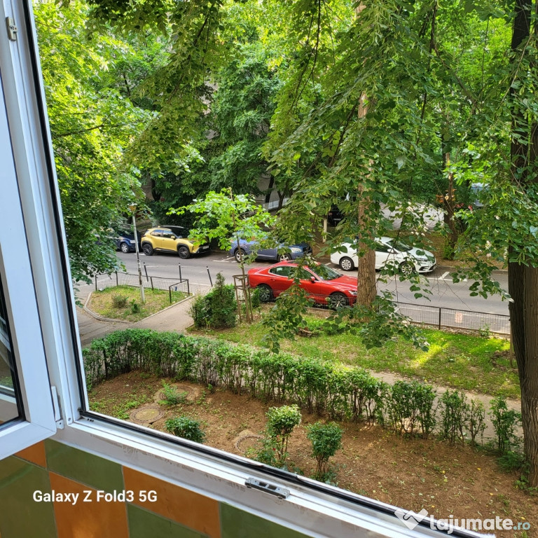 Inchiriez ap. 2 camere zona Favorit ( lângă Hotel Haiducului )