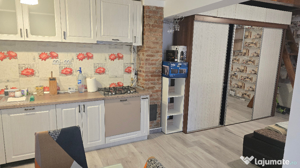 Inchiriez apartament in casa si curte in Deva, situat la etajul 1,