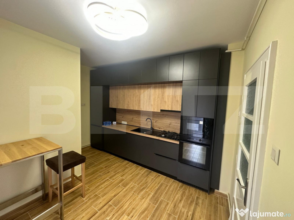 Apartament spațios de 4 camere, 120 mp, cu terasă,– apro