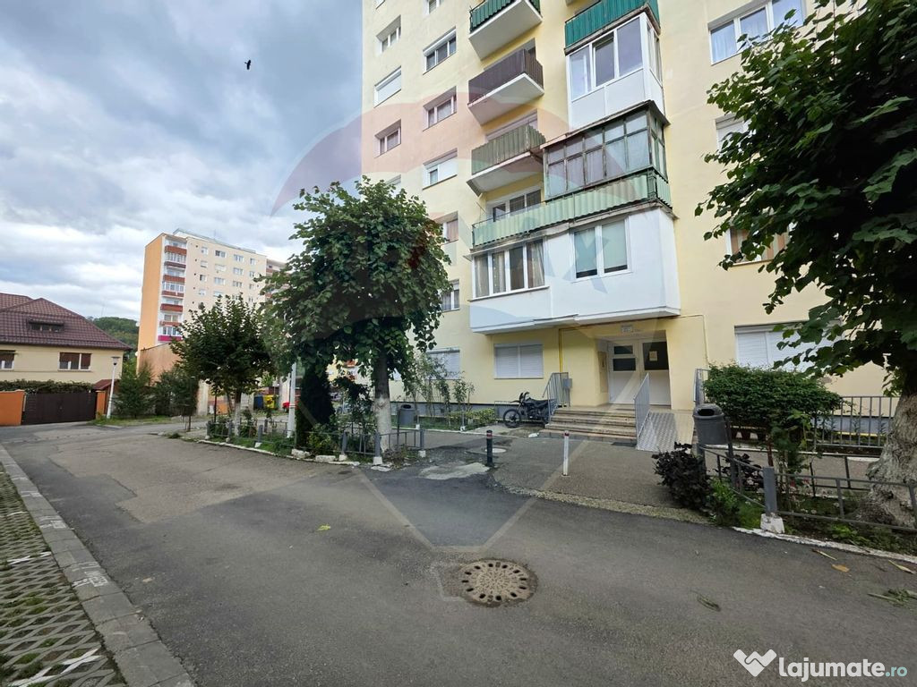 Apartament 3 camere cartier Dupa Zid- Medias