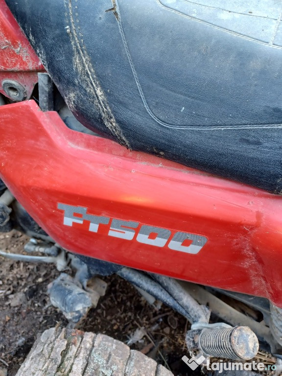 Motocicletă Honda FT500 (roșie)