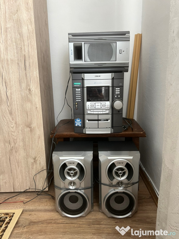 Vând combină muzicală marca Sony