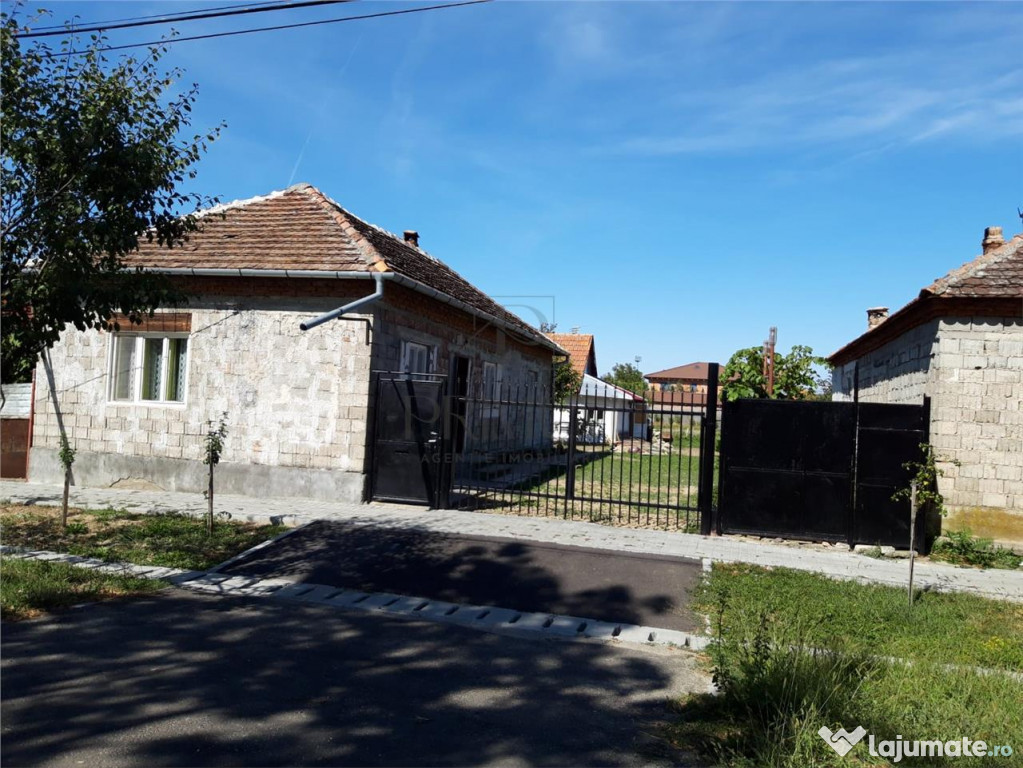 Cas#259; cu teren generos de 1057 mp – Ghiroda, zona ce...