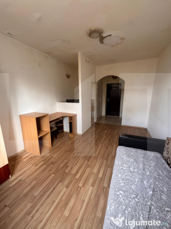 Cameră de cămin de renovat - 20 mp – zonă liniștită ?