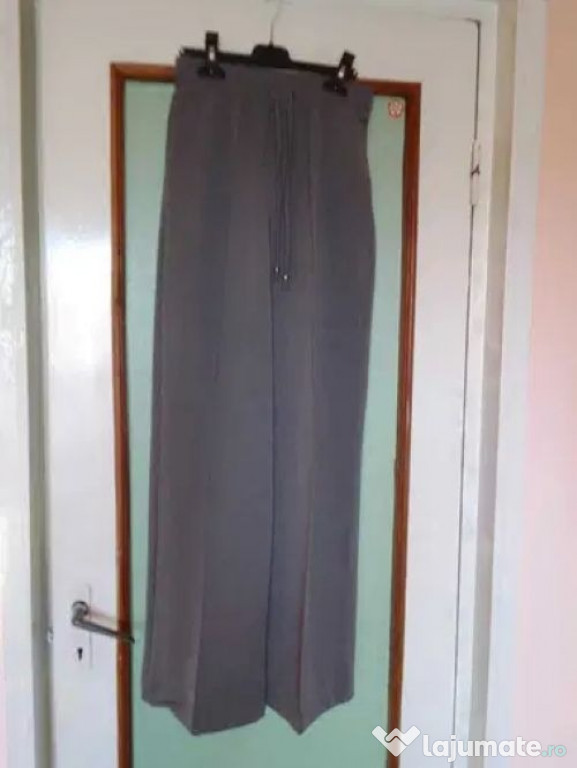 Pantaloni noi, Sinsay, cu crac larg - dama