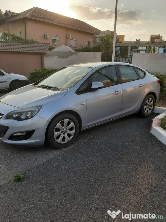 Masina vanzare opel astra