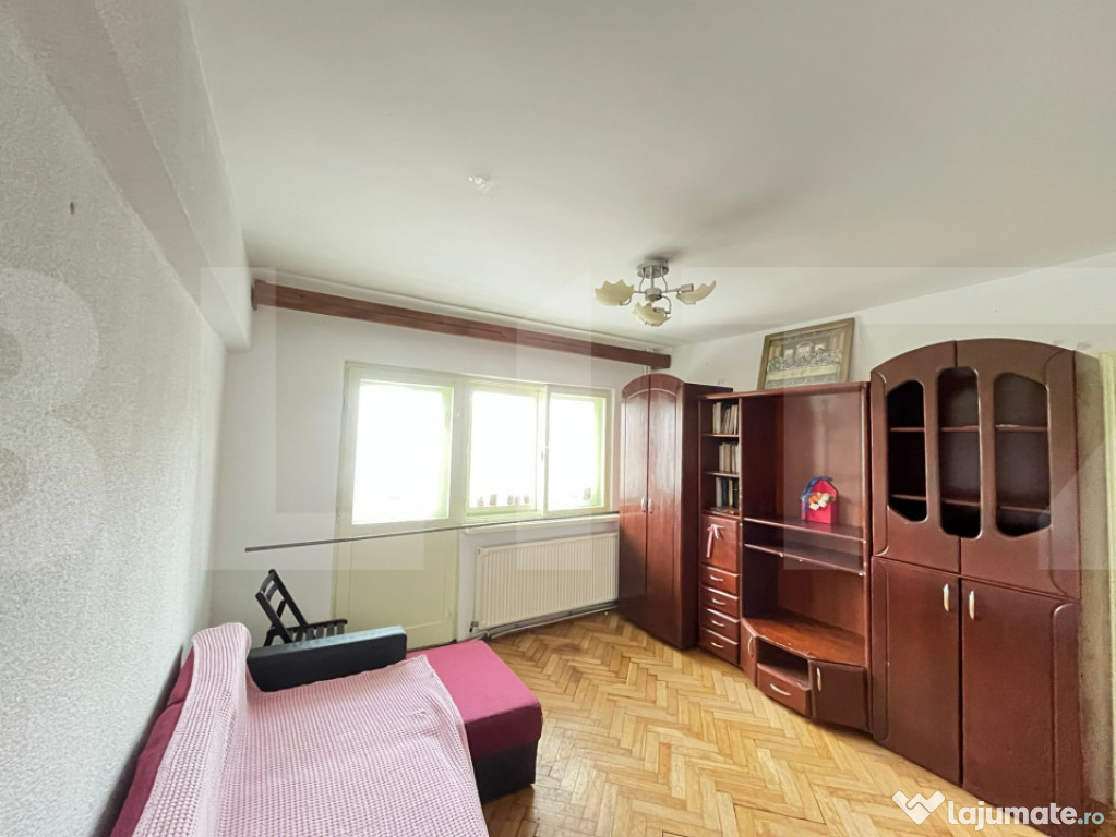 Apartament de 3 camere,etaj 3, zona Primaverii