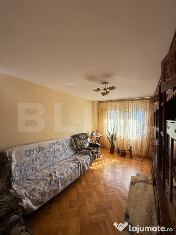 Apartament cu 2 camere si 2 balcoane, decomandat