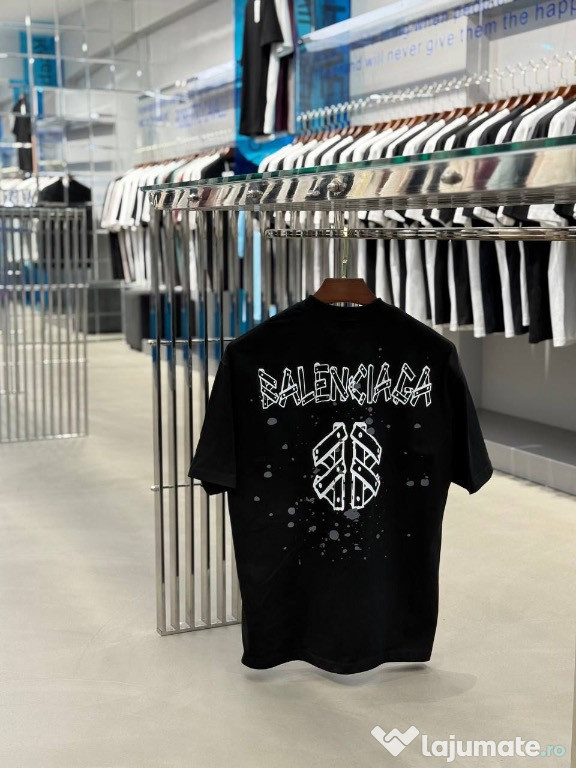 Tricou nou Balenciaga