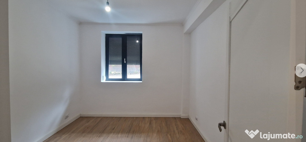 Apartament 2 camere, decomandat - zona Bunloc