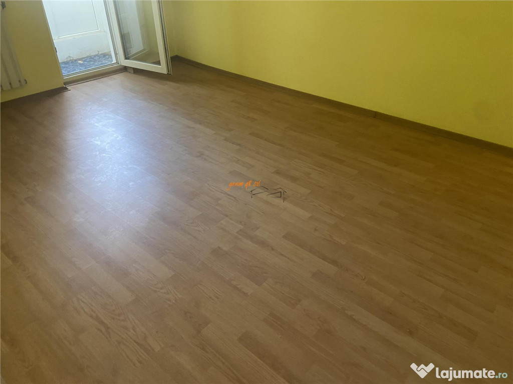 Apareament 4 camere , zona cartier Sud , et 1/4 , 60 mp , li