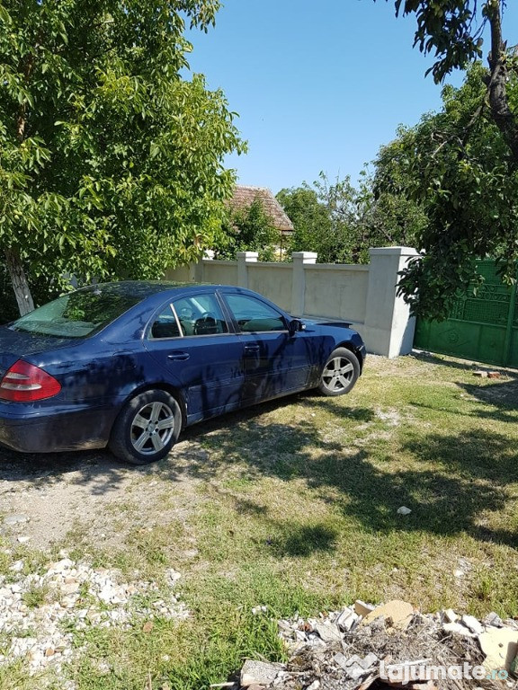 Dezmembrez Mercedes E Class W211