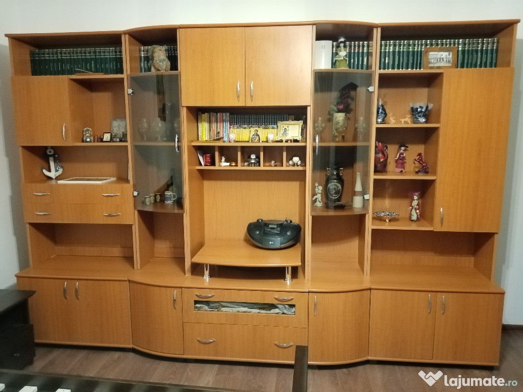 Vând mobilă de biblioteca Dumbrava Rosie Neamț