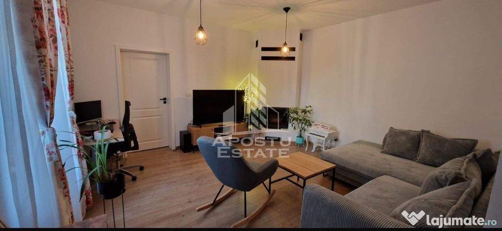 Apartament la casa cu curte comuna zona Piata Maria