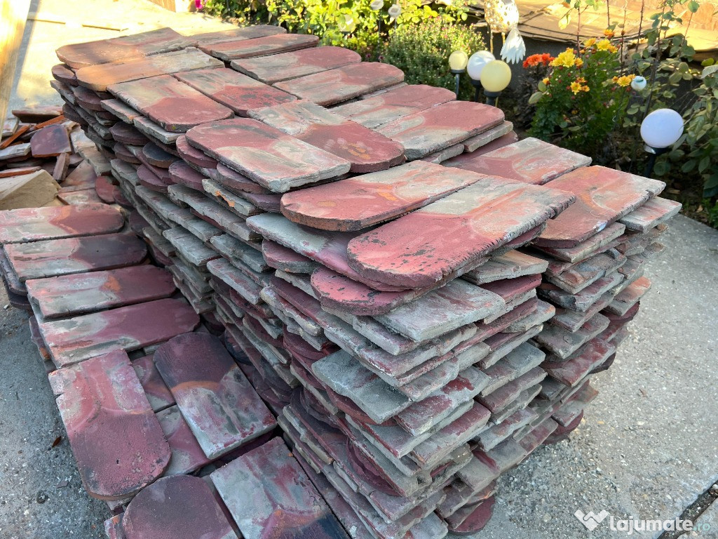 Vând țiglă ceramică tip "solzi" în stare bună