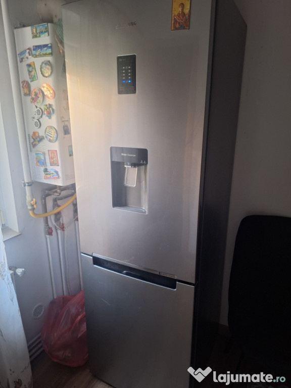 Frigider Samsung