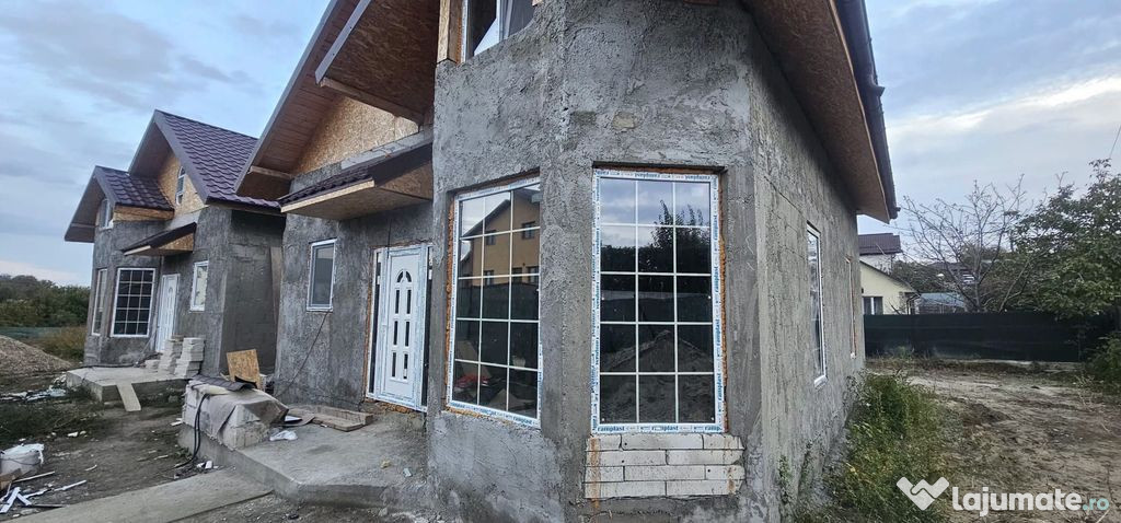 Vila noua, P+M, teren 350 mp - zona Bariera Traian - COMI...