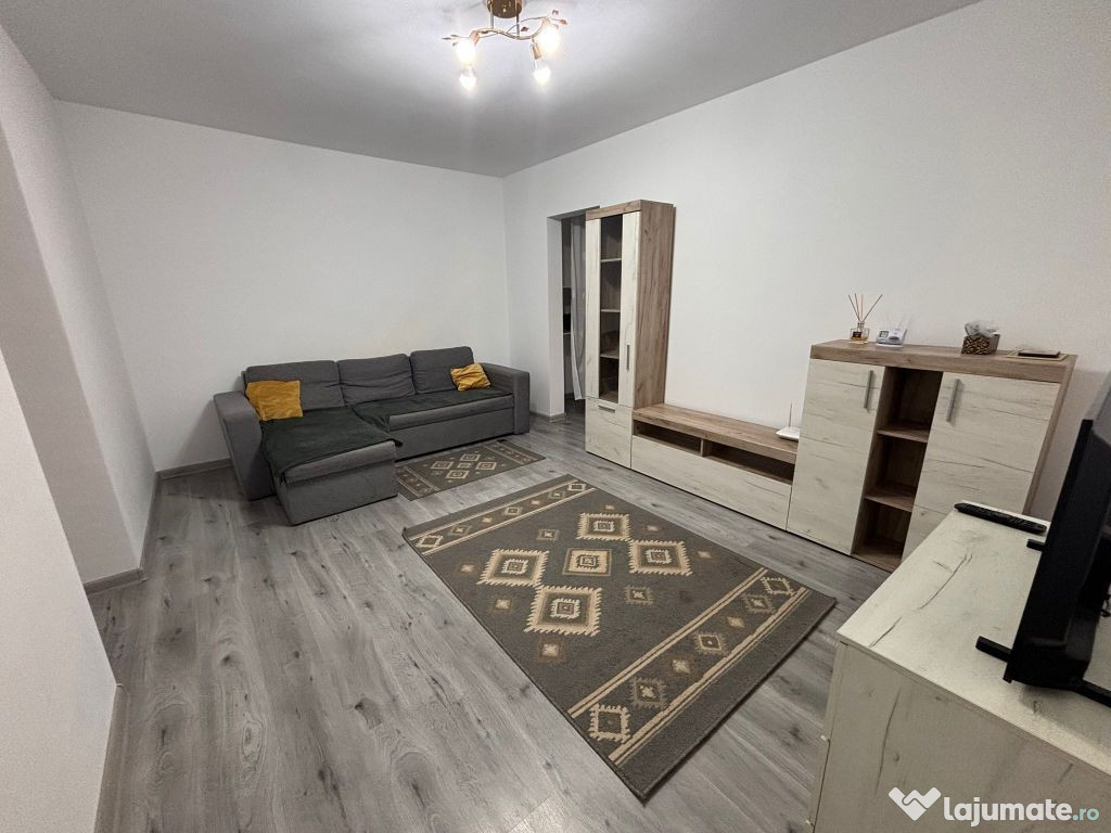 Apartament 2 camere semidecomandat – Tiglina 1, etaj 1