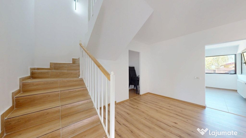 Duplex întreg cu Panouri Solare! Cu 2 intrari!