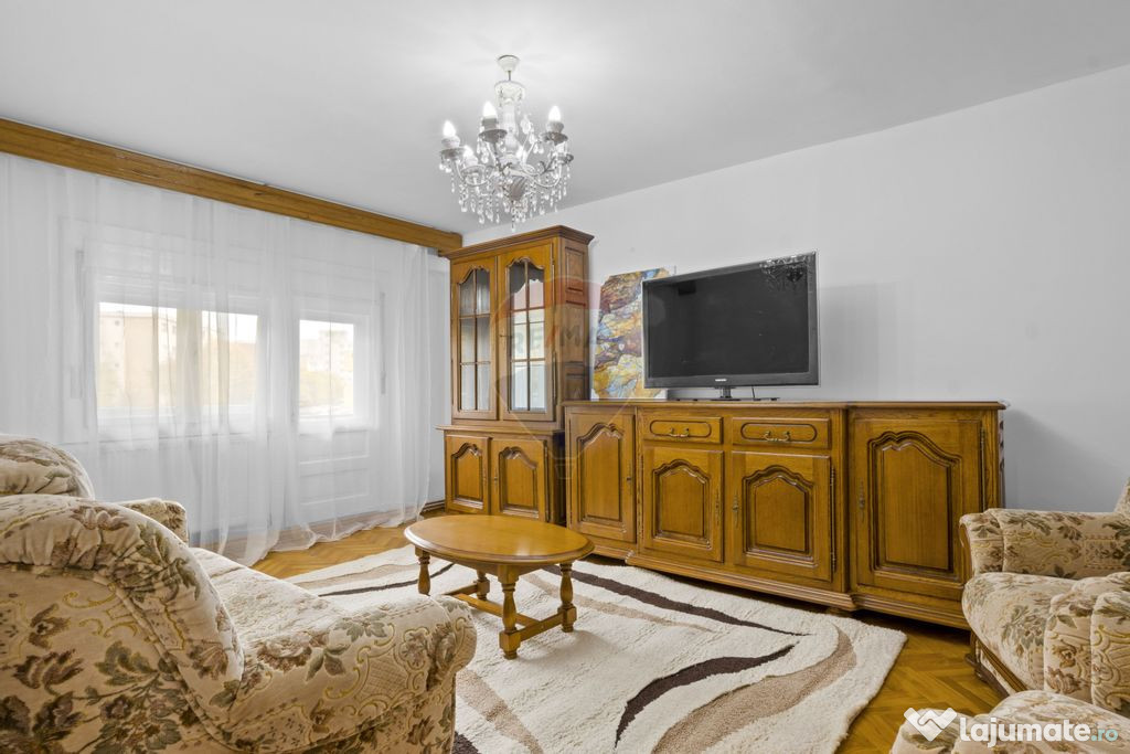 Apartament de închiriat cu 3 camere, 2 băi, în zona Mi...