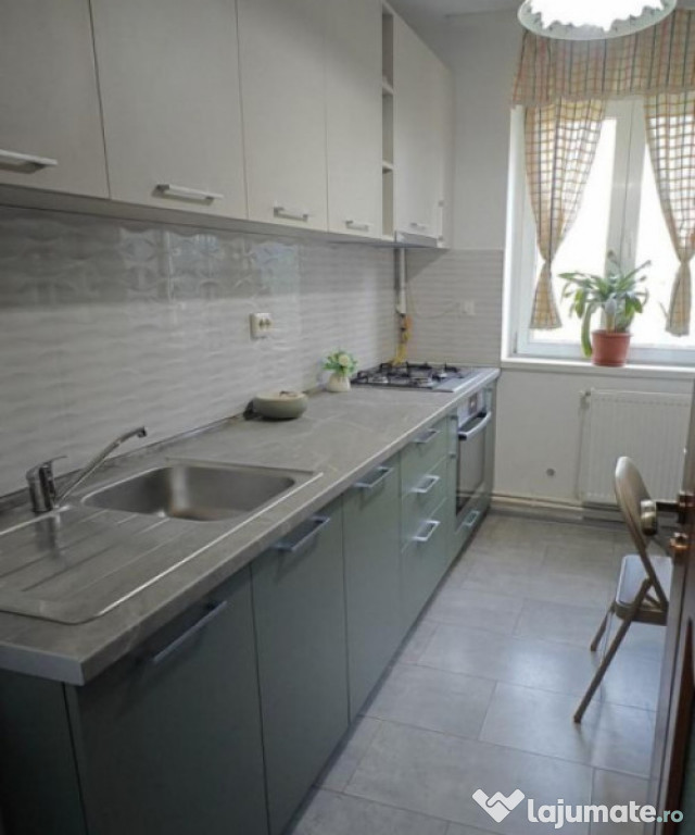 Apartament 3 camere zona Tomis III-Brotacei
