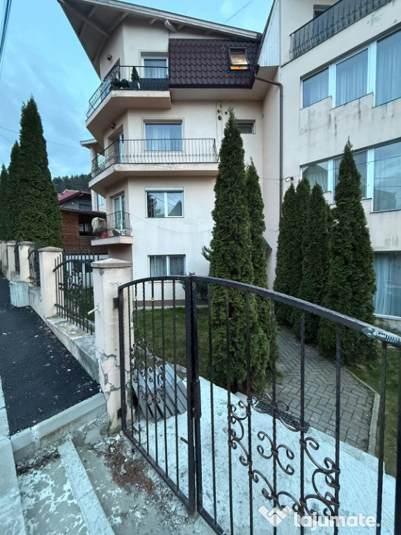 Garsoniera Brasov intrare din DN1