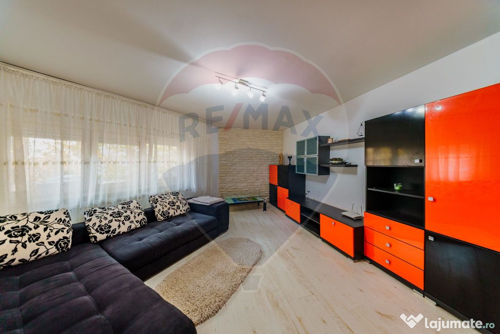 Apartament cu doua camere si loc de parcare in zona Micalaca