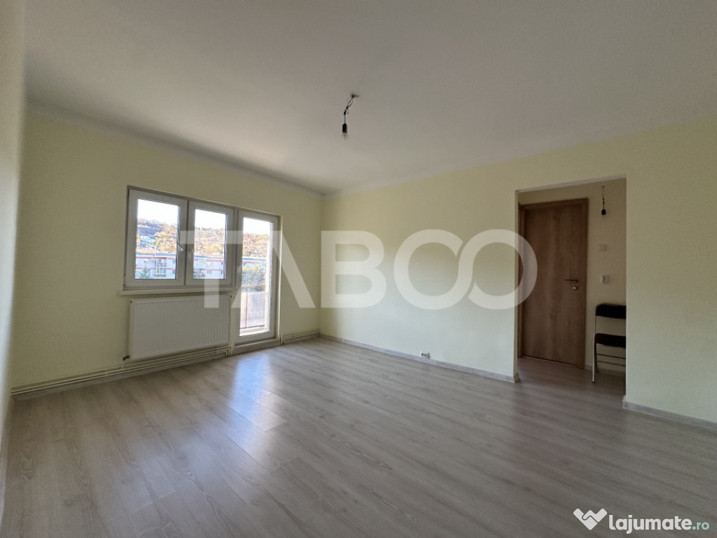 De vanzare apartament cu 2 camere + 2 balcoane cartierul Gri