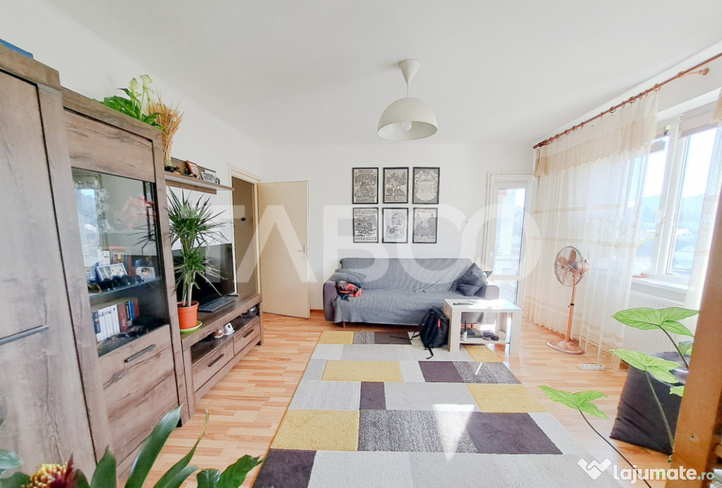 De vanzare apartament cu 2 camere in cartierul Plopilor lang