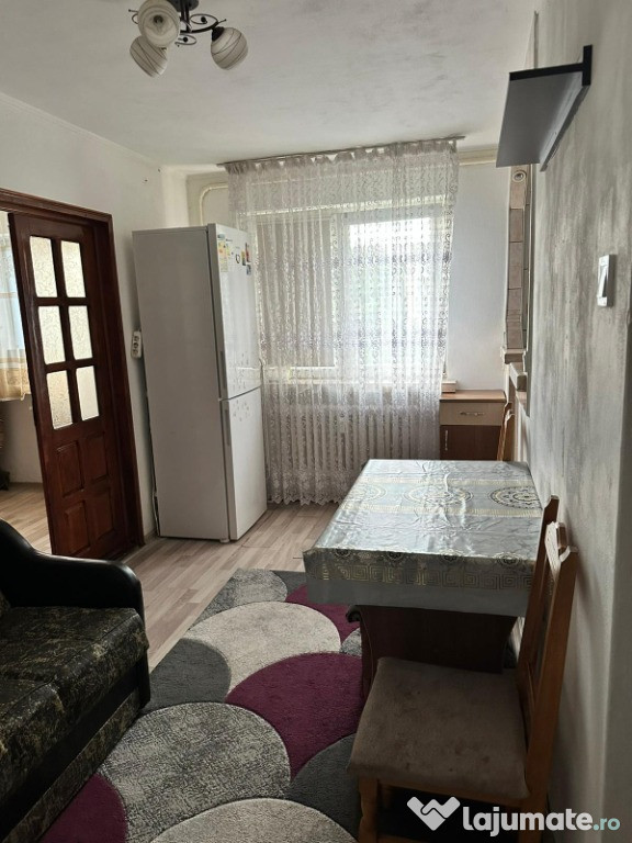 Două camere Tatarasi vis-a-vis de parcul Ciurchi
