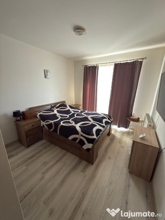 Vând apartament 3 camere 53 mp parter inalt plus balcon 10mp