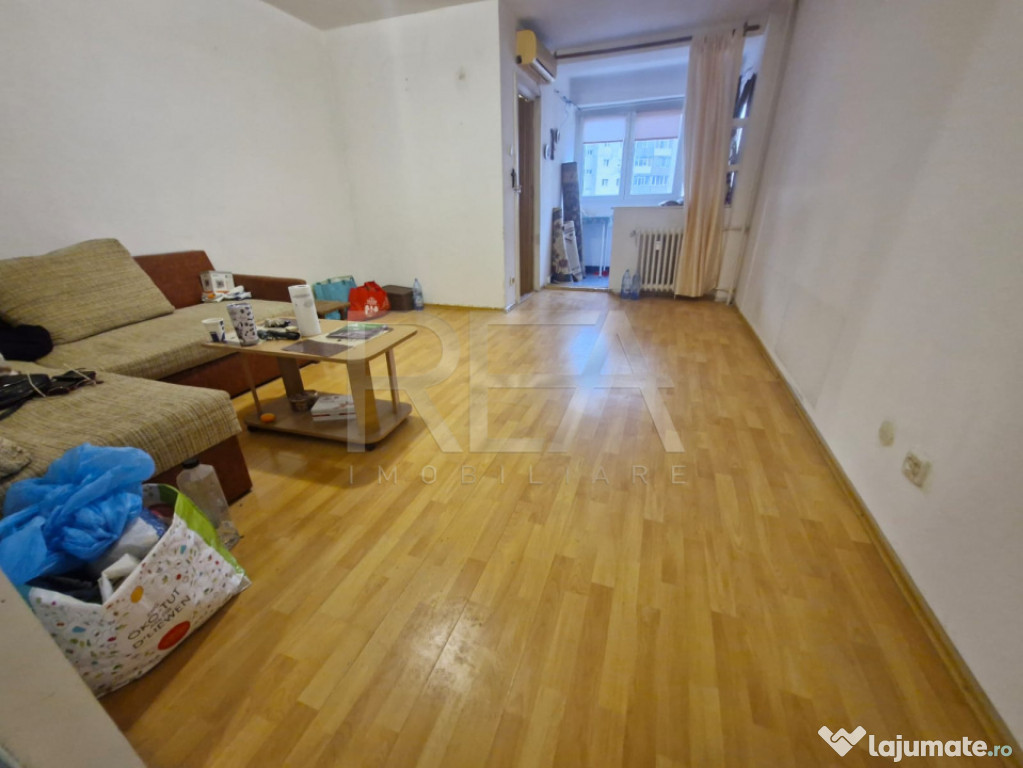 Garsonieră la 15 minute de stațiile de metrou Titan și Co