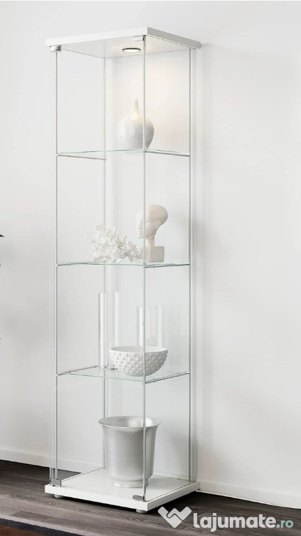 Vitrină din sticlă IKEA