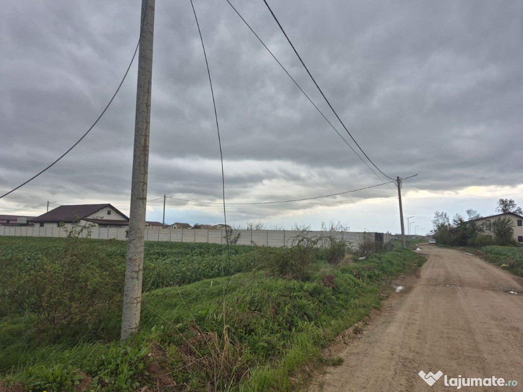 Teren Balotesti,550 mp,langa casa locuita,electricitate ,gaz