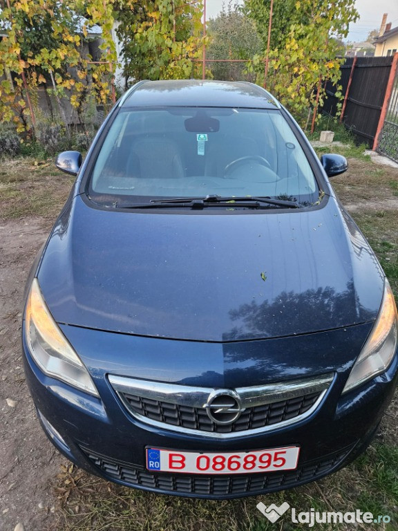 Opel Astra Break Sports Tourer 2012, 1,6 Diesel CDTI