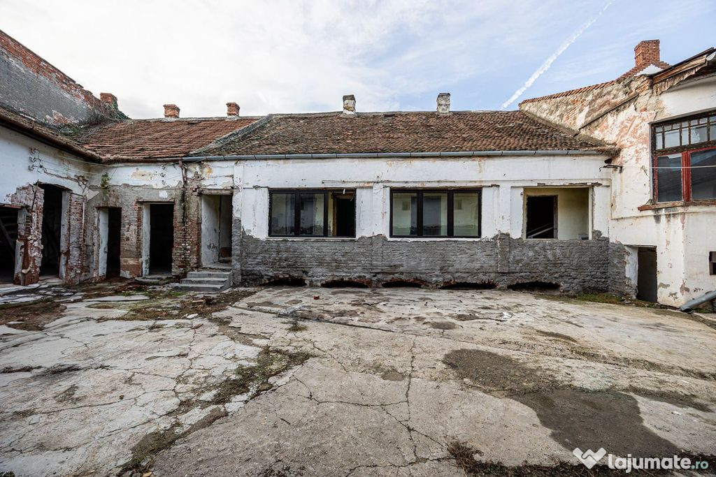 Proiect de clinică sau birouri în centru – casă cu d...