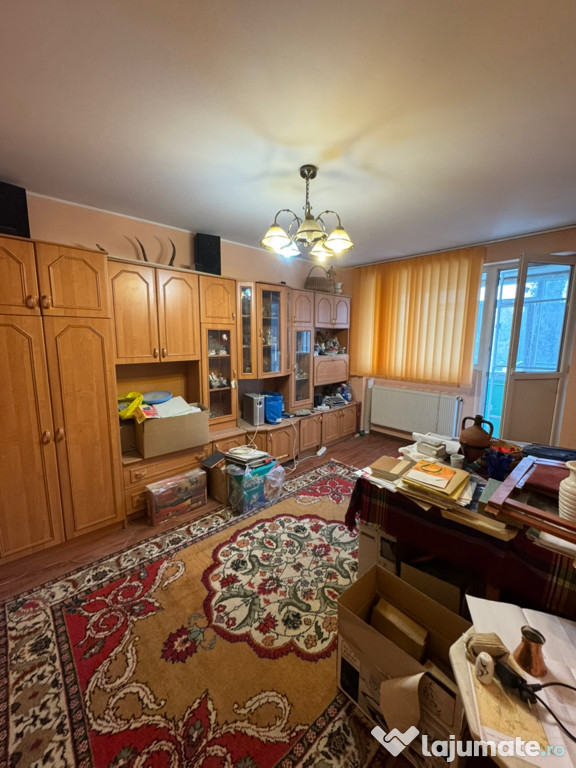 Ap. 3 camere, decomandat et 2/10, bloc anvelopat