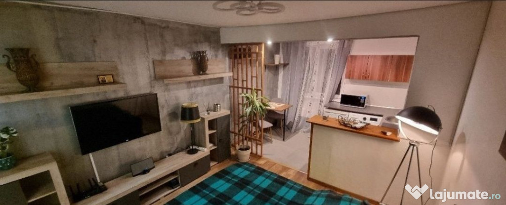 Garsoniera de vânzare-Tractorul-Coresi