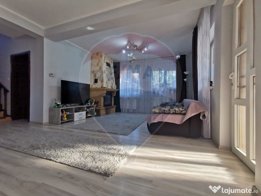 Casă familie mare, 7 camere si curte, zona Metro Oradea,...