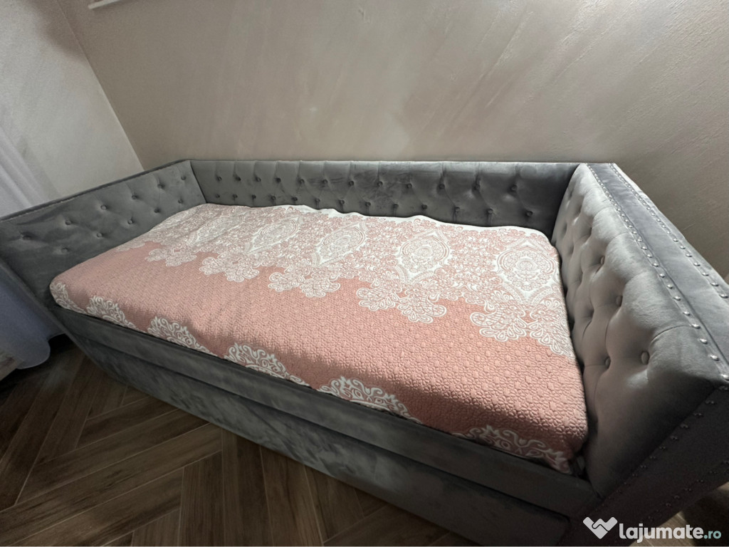 Canapea pentru copii, cu spațiu generos pentru dormit