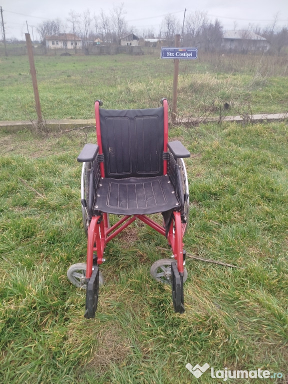 Vănd două scaune cu rotile Stiubieni strada costișei