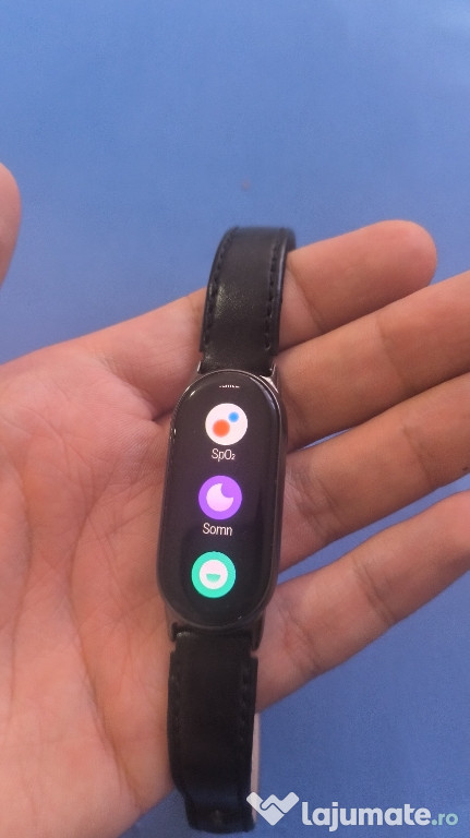 Xiaomi Smart Band 8 cu 2 medalii oferite gratuit cu România!