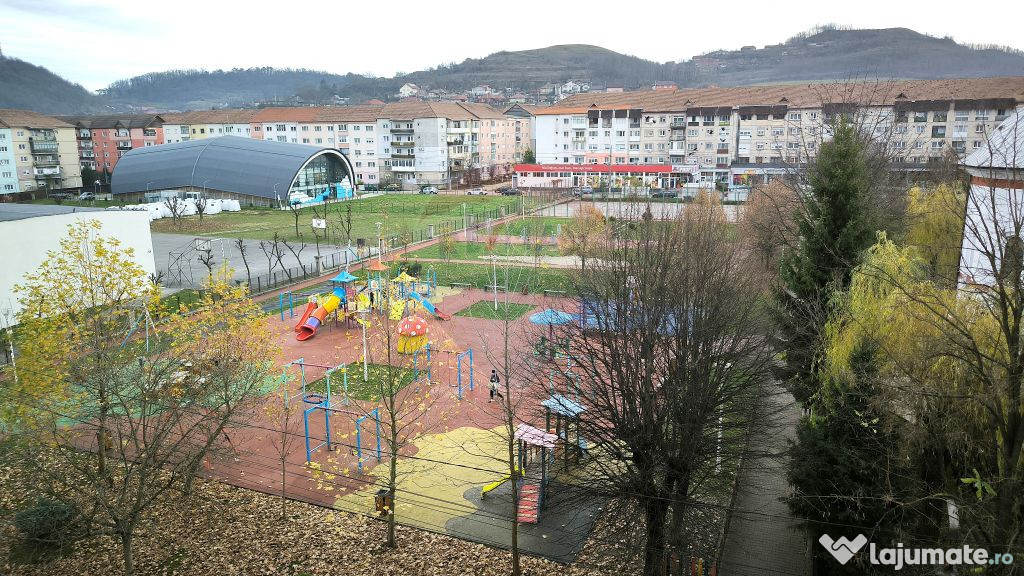 Apartament 3 camere decomandate – zonă excelentă, car...