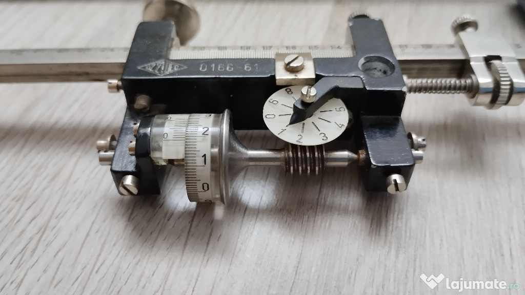 Planimetru vechi, obiect de colectie