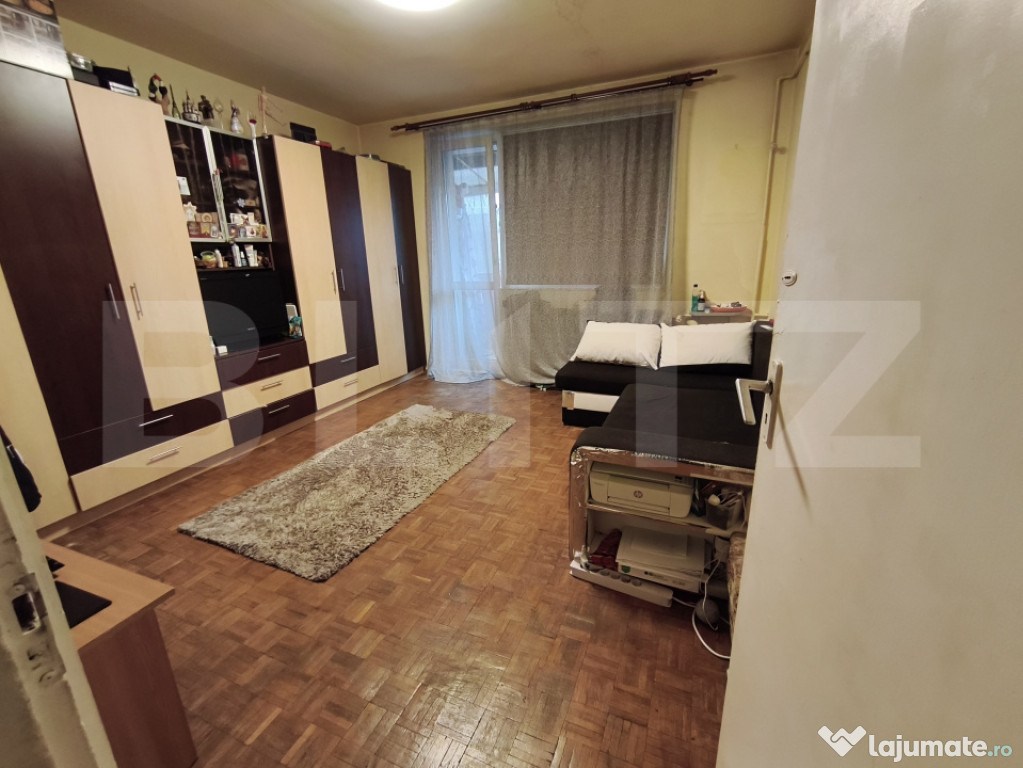 Apartament de vanzare, 3 camere decomadate, 61 mp, zona - Gh