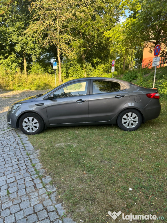 Kia Rio Sprit Kia Rio